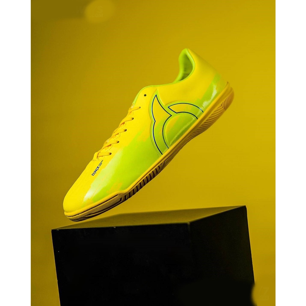 ortuseight octane minion yellow in sepatu futsal