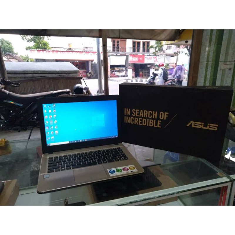 Asus X441 U core i3 skylike