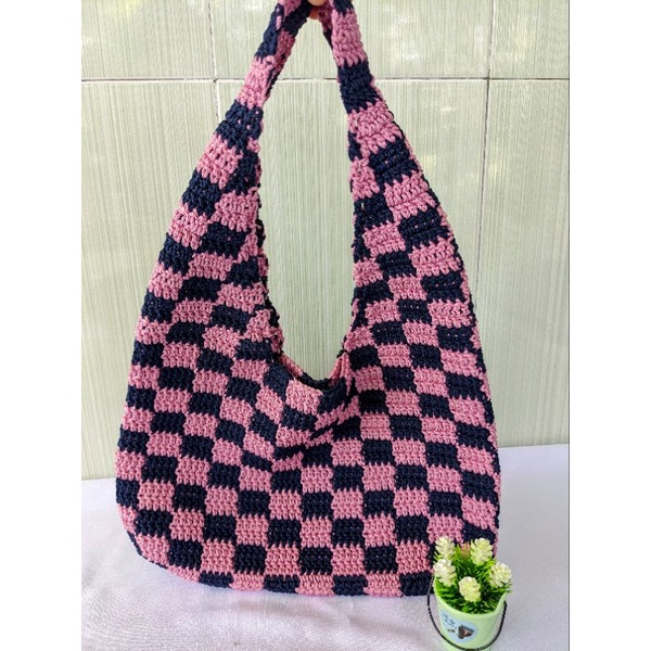 Tas Rajut Motif Papan Catur