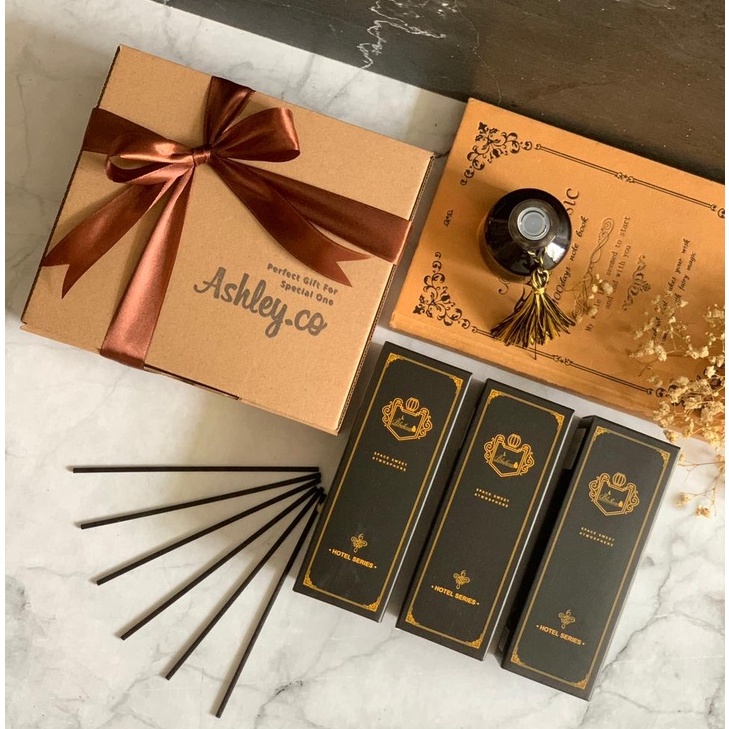 Hampers Wisuda Graduation Gift Box Birthday Wedding 3 in 1 Hadiah Pengharum Pewangi Ruangan Reed Diffuser Wangi Hotel Series Aromaterapi 50 ml