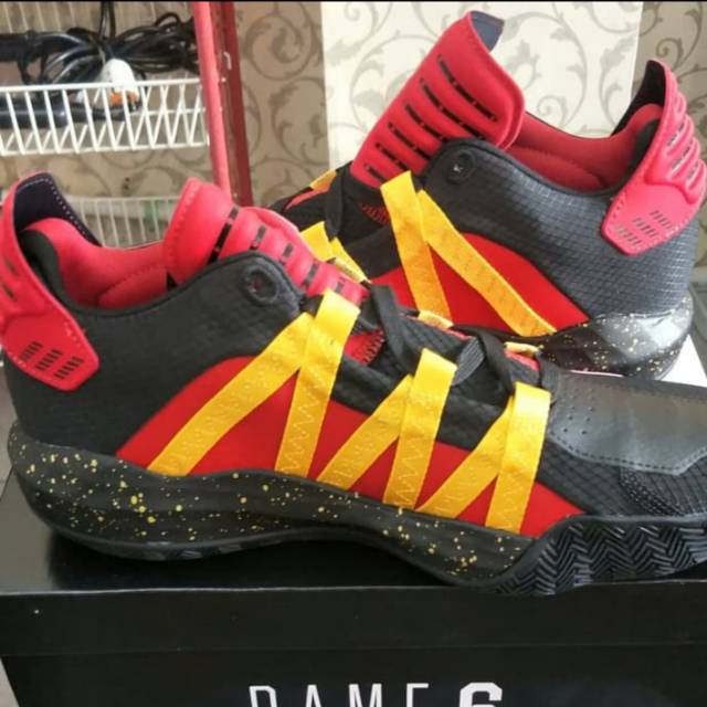Adidas dame 6 black red frame
