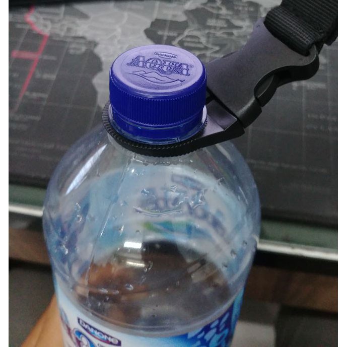 Buckle Hook Botol Minum EDC OMOT8SBK Backpack Hanger - Black