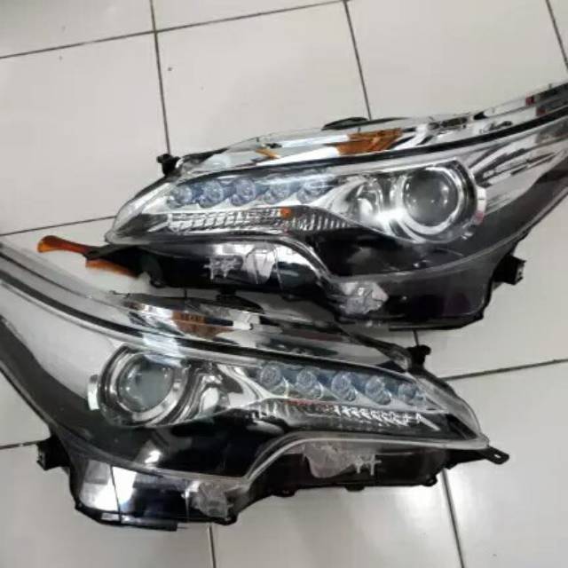 Lampu depan Fortuner VRZ