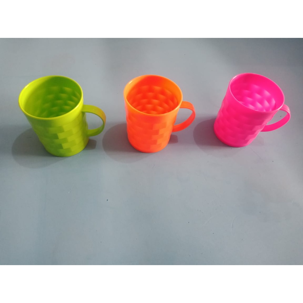 Cangkir plastik yoyo