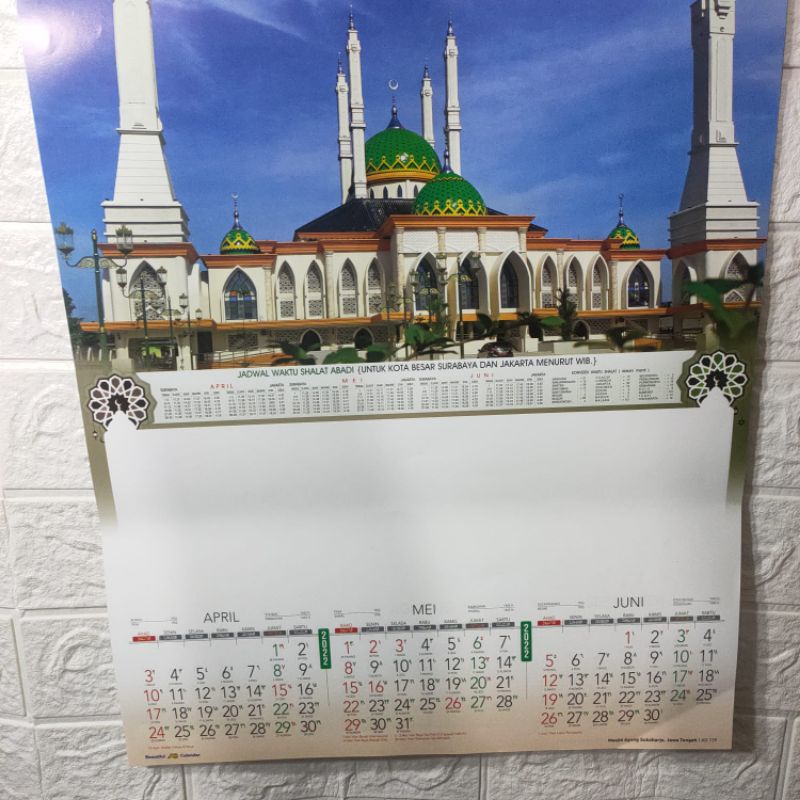

kalender dinding 2022 triwulan masjid indonesia 1 . AO 139