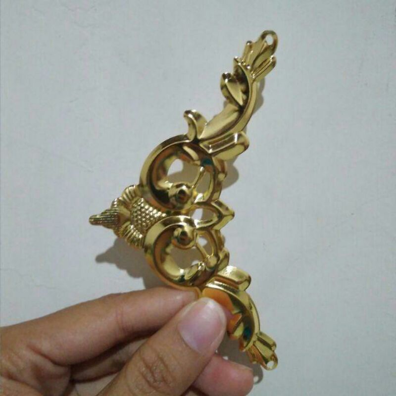 (per biji)Charm aksesoris hiasan sudut besar ,siku hantaran,mahar,lempengan sudut pigora warna gold emas