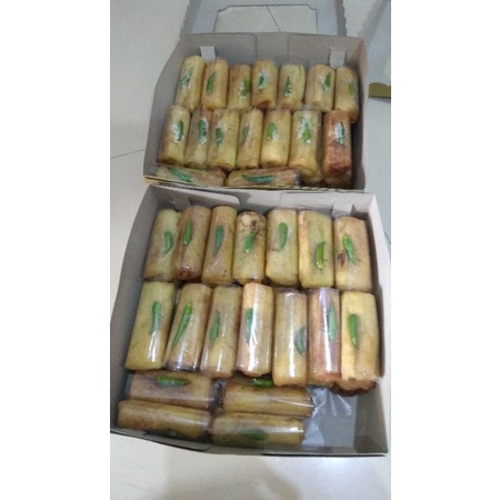 

Cemilan enak khas jawa tengah sosis solo dan risol bihun telur isi 10/pack/Frozen