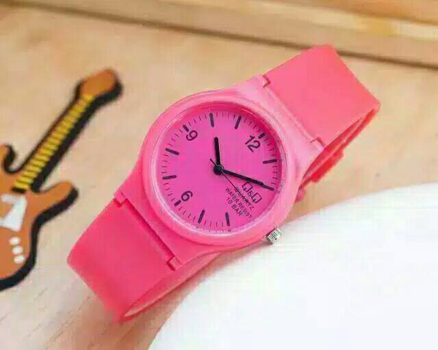 Ready 9 Warna Jam Tangan Pria/Wanita Q&amp;Q V46 Analog Rubber