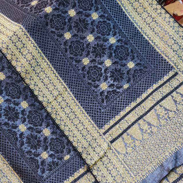 Songket palembang asli sutra alam asli benang bunga cino abu2 kombinasi bunga hitam kristal gold