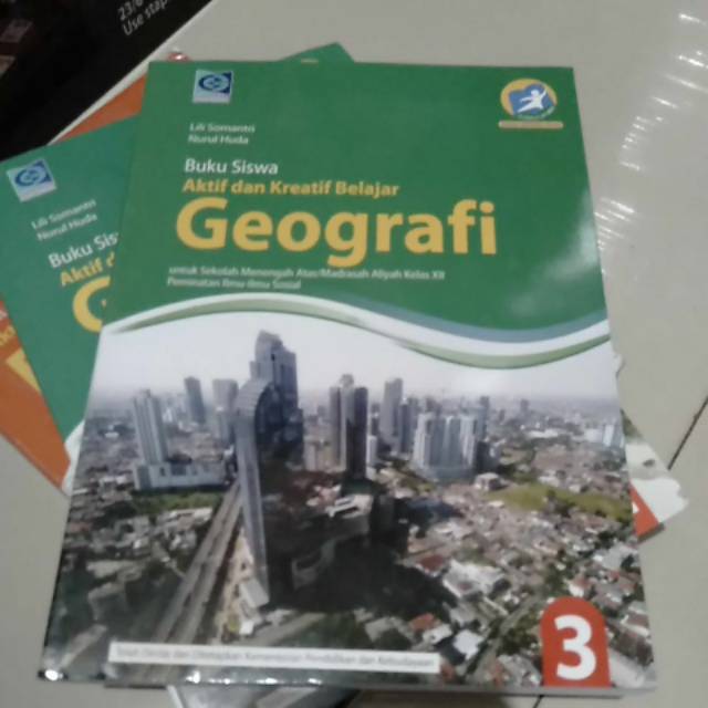 Buku siswa geografi kelas 12