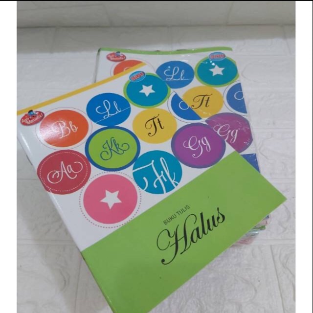 

Buku tulis halus garis 3