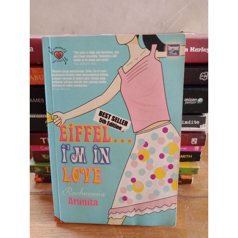 Eiffel I'm In Love novel by Rachmania Arunita