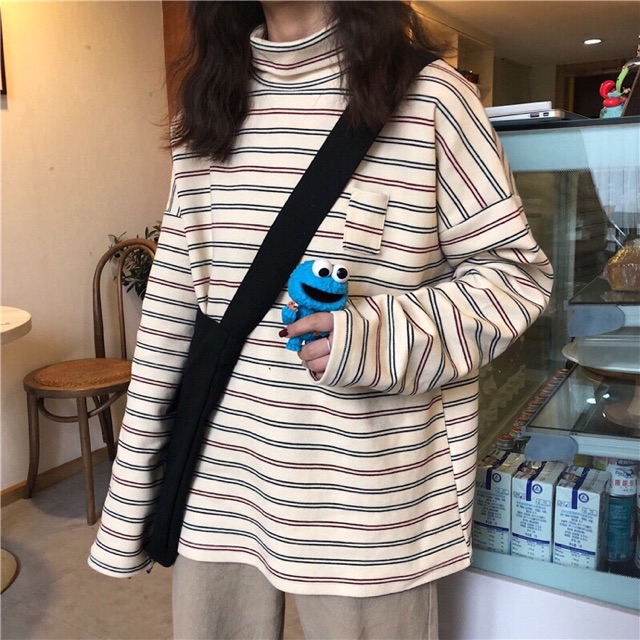 Kaos lengan panjang leher tinggi