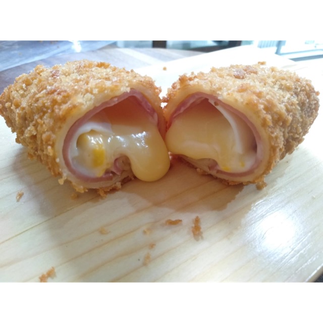 

Risoles Smoked Beef Egg Mayo Mozarella