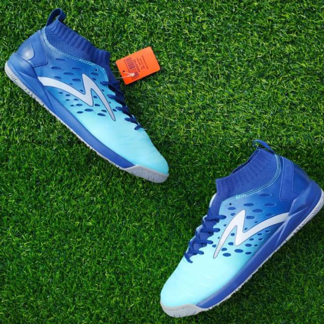 Sepatu Futsal Specs Barricada Magna IN