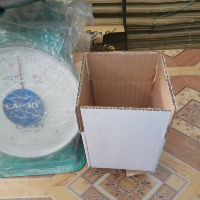 

Kardus gelombqng untuk packing, warna luar putih, ujuran dalam 10 x 10 x 10cm, corrugated