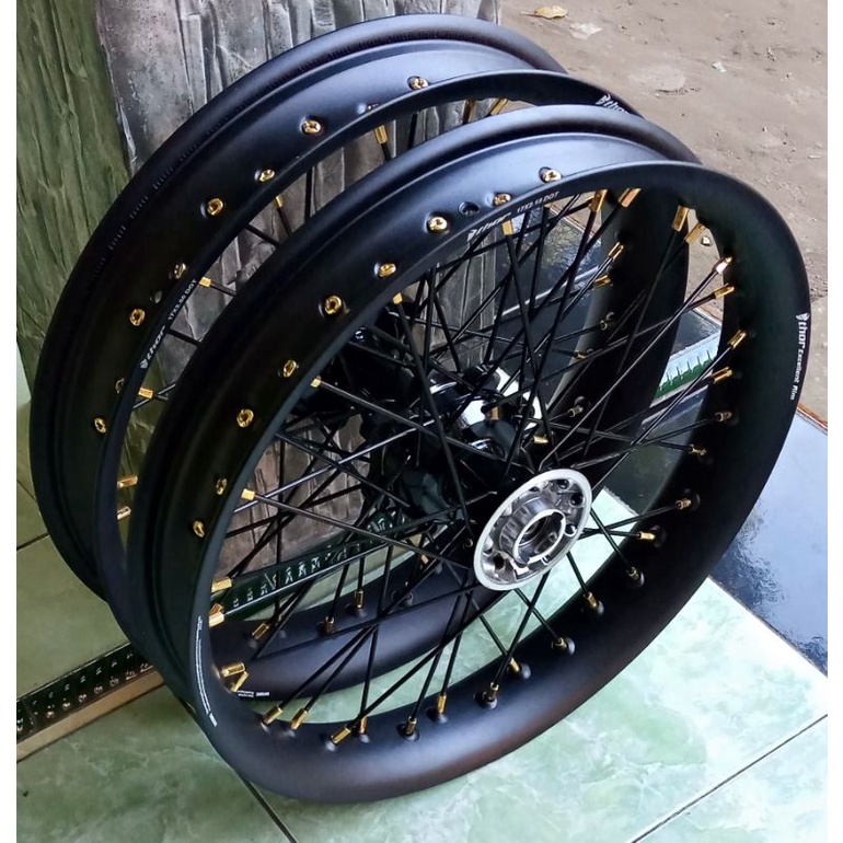 velg set supermoto klx atau pelek set supermoto klx dan klx dtracker