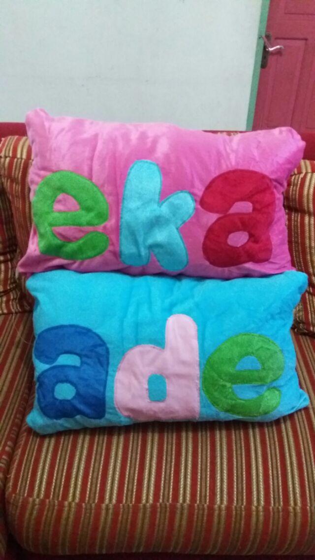 Bantal Nama Tanpa Karakter
