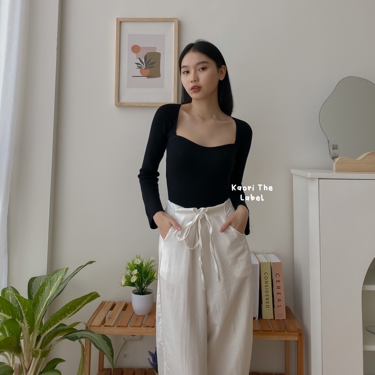 Ho-Nam Flare Sleeve Top - Atasan Rajut Wanita