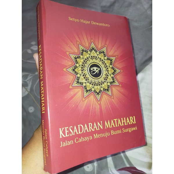 kesadaran Matahari. setyo hajar dewantoro + tanda tangan penulis