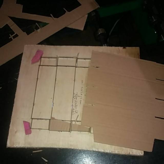 

Kardus karton box cocok untuk botol parfum dll