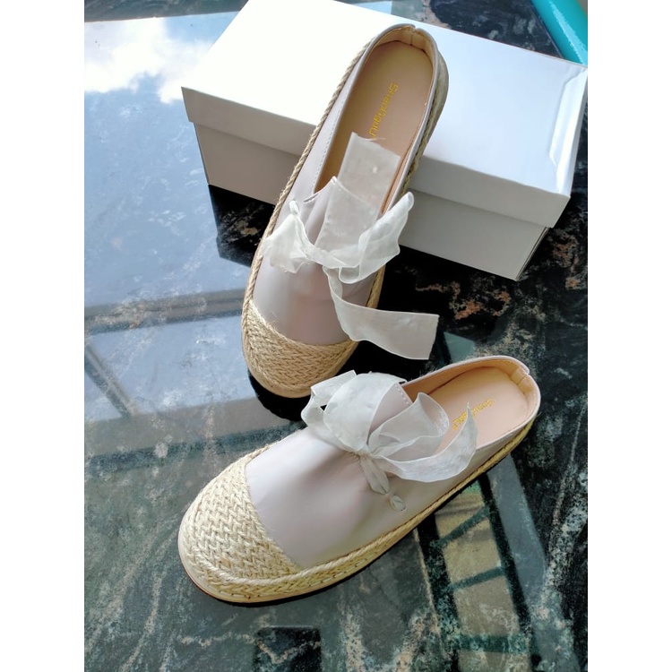 Slip on wanita F809