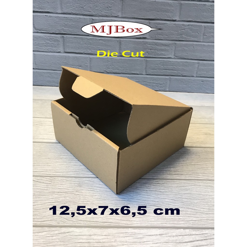 

kardus 12,5 x 7 x 6,5 cm ...Die Cut ( pembelian di atas 10 pcs harganya lebih murah )
