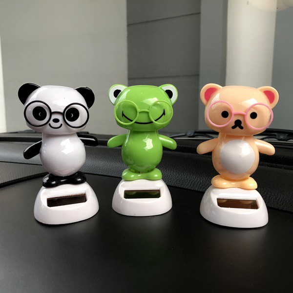 PANDA KEROPI RILAKKUMA Boneka Figure Miniatur Pajangan Mobil Solar Power Goyang Kepala Shacking Head