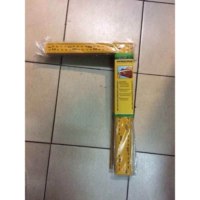 

Penggaris Siku 30x20 cm Siku Tukang Sellery USA ORIGINAL