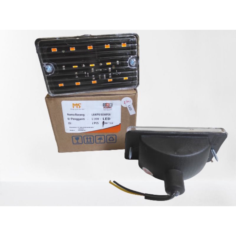 Lampu Bemper Depan LED Flash Mitsubishi L300 12V