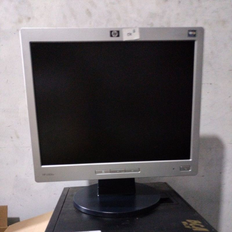 Lcd monitor 15 inc mulus jernih bergaransi