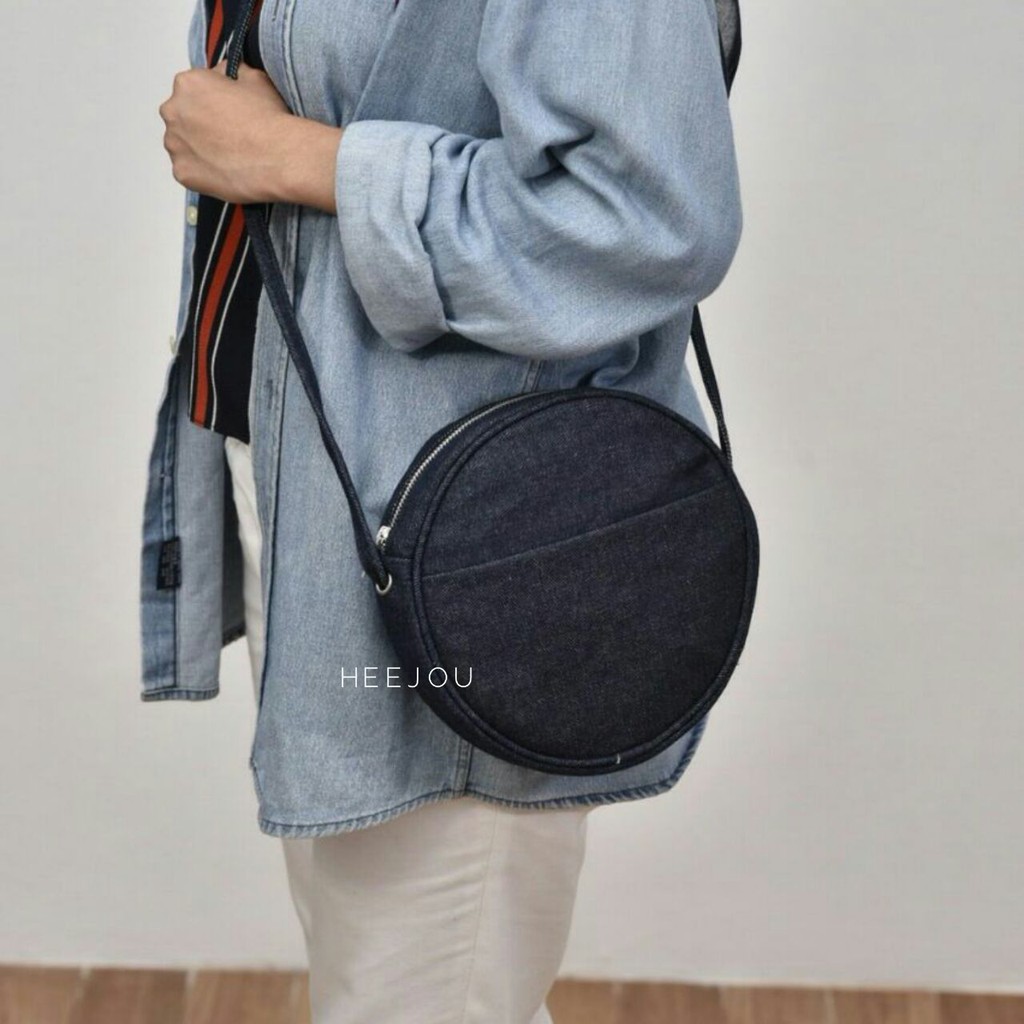 TAS SELEMPANG BULAT KANVAS DENIM CIRCLE HEEJOUBAG