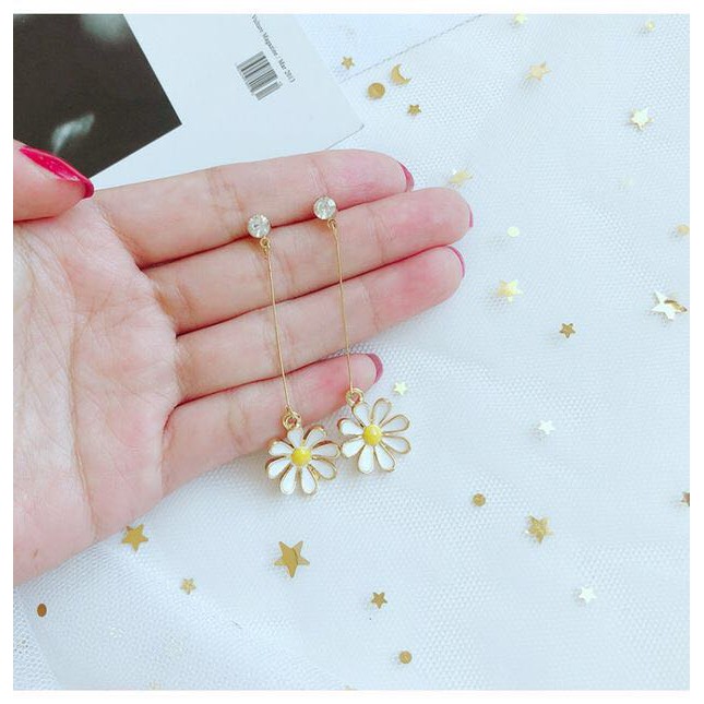 [Bayar Di Tempat] Korea Simple Daisy Sun Flower Pendant Earrings Anting / Anting Sun Flower