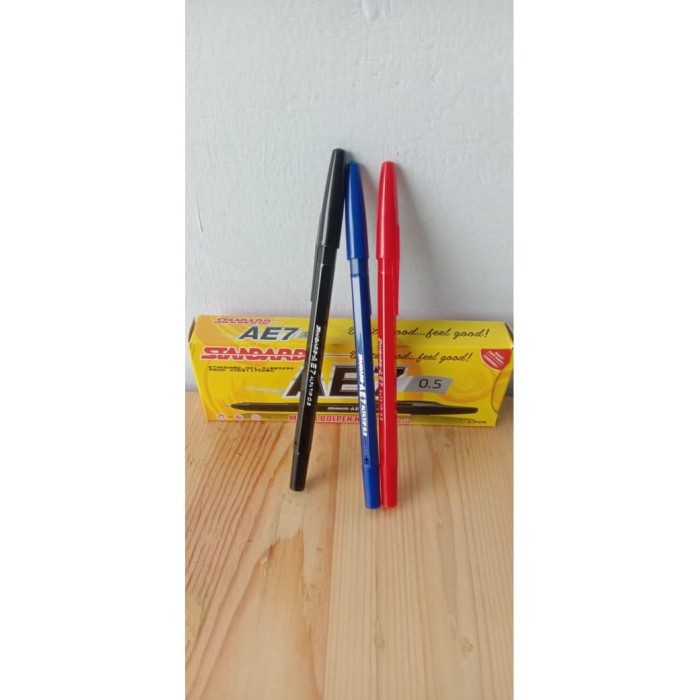 

PULPEN STANDARD AE7 WARNA HITAM / BIRU / MERAH