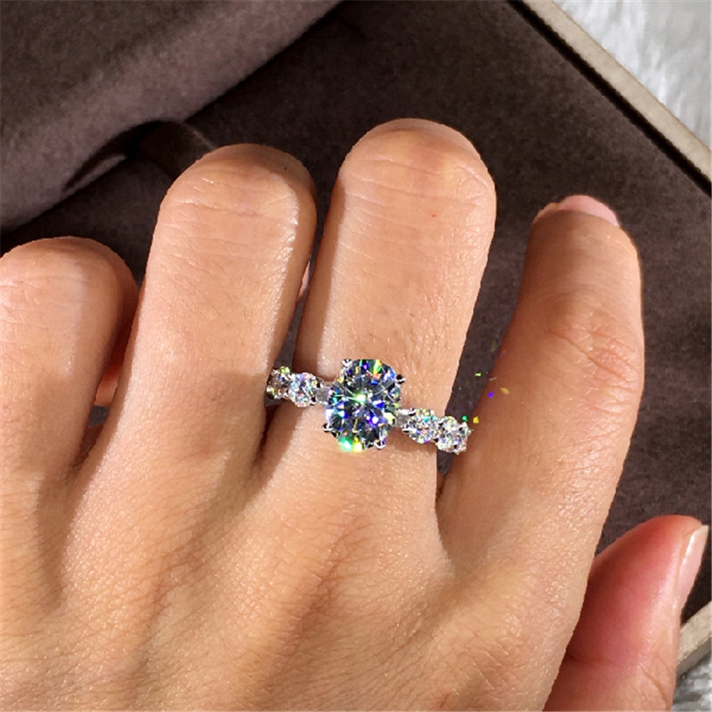 Cincin Bentuk Oval Untuk Wanita