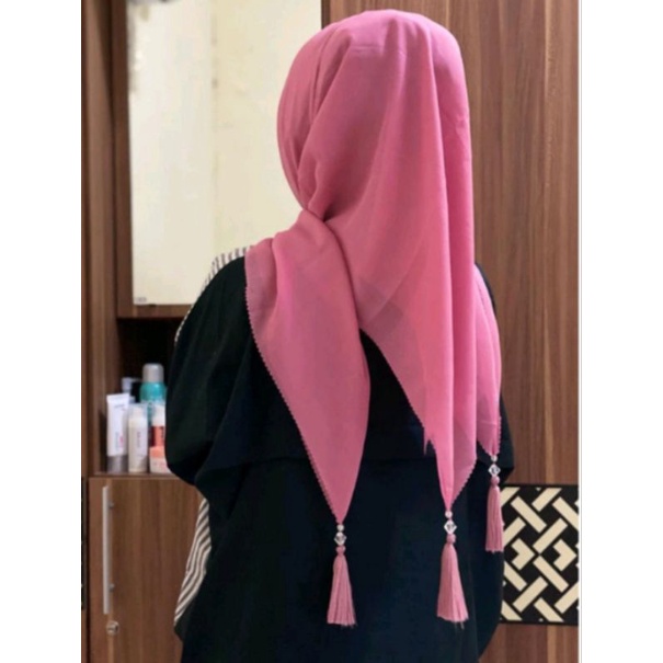 Hijab/jilbab Segi empat Laser Mutiara Tassel Pom-Pom / Jilbab Segiempat Laser Polos Pompom Tassel Mutiara / Kerudung Segi4 Bella Polos Bella Laser Polos tassel Mutiara Motif Terbaru Best Seller Produk Terbaik Murah Model Terbaru Kekinian Modern WARNA