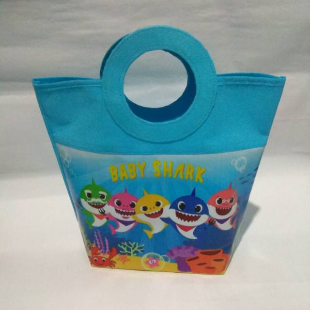 

Tas ulang tahun baby shark/goodie bag baby shark