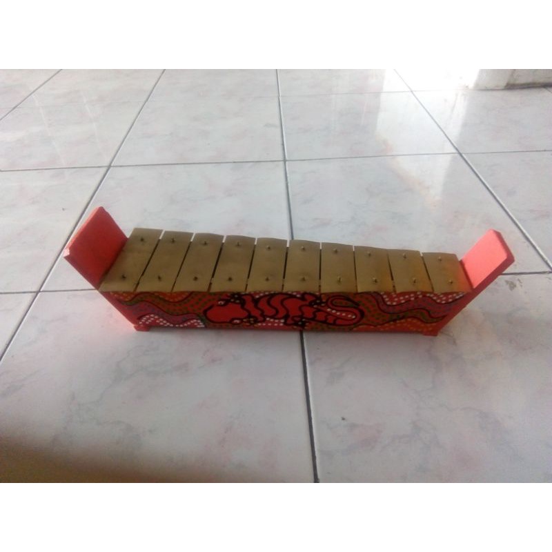 Saron atau gamelan mini