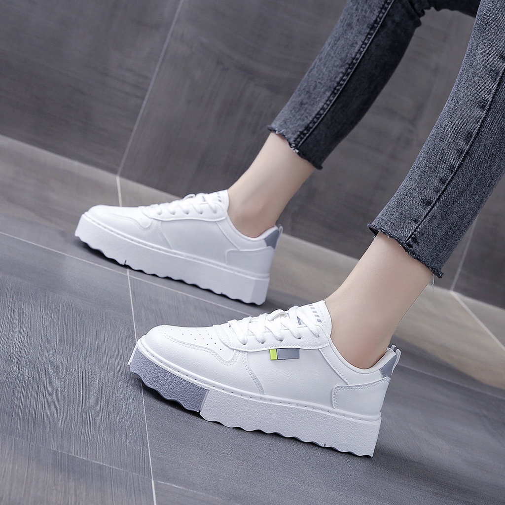 Sneakers Wanita Import Sepatu Sneakers Tali Cewek Kekinian Trendy Modis Korean Style Bagus Dipakai