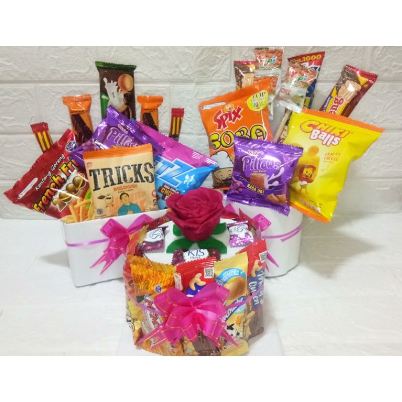 

Bucket snack nya bestiee. Hampers, hadiah sidang proposal, sidang skripsi, kado ulang tahun