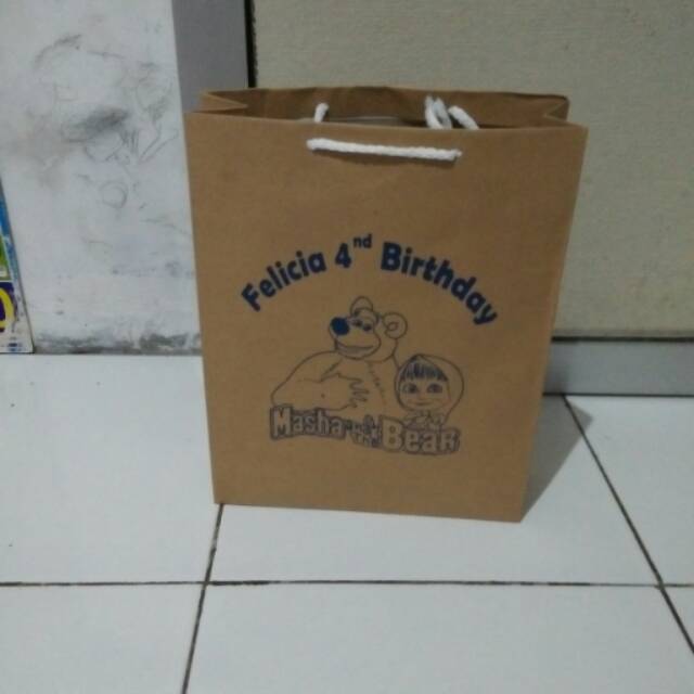 

Tas kertas / Paperbag ( uk. 18x26 lbr 8cm)