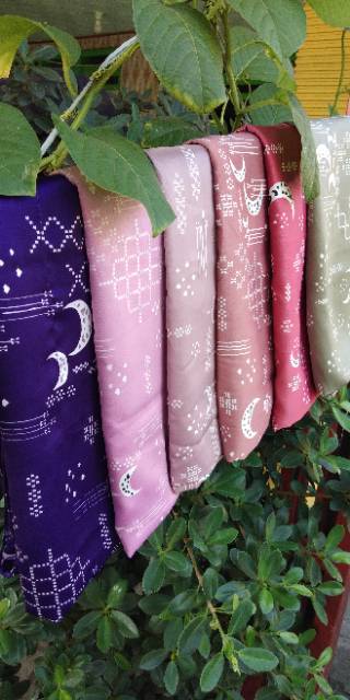 Hijab Segi Empat Motif / Maxmara Square