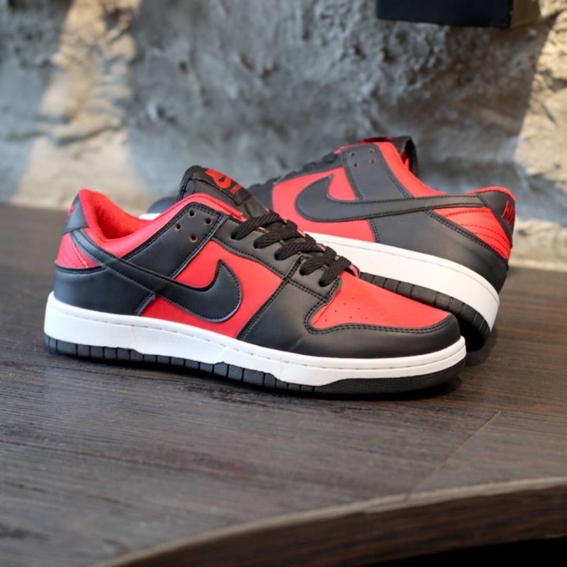 Nke SB Dunk low Black Red