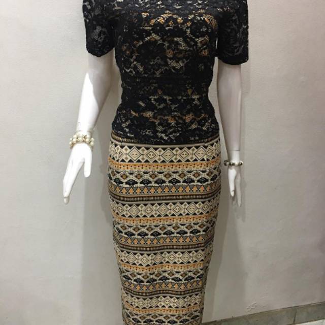 Stelan blouse brokat rok panjang