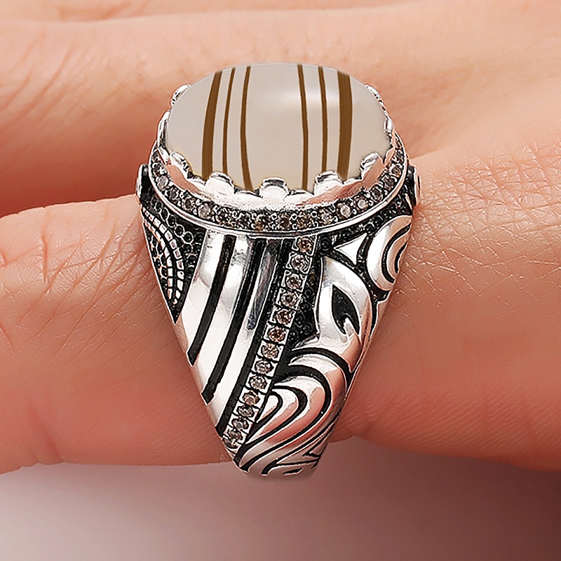 Cincin Motif Print Garis Aksen Batu Putih Gaya Vintage Untuk Pria