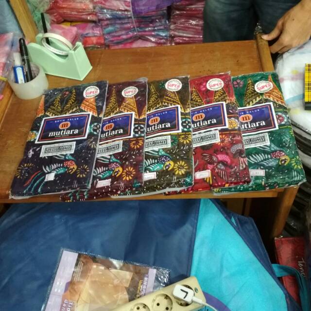 Kain bedong batik  panjang  (mutiara)