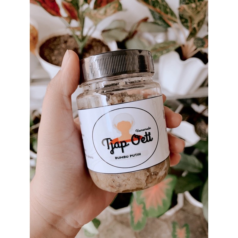 

Bumbu Dasar Serbaguna Bumbu Dasar Putih Tjap Oeti 150gr