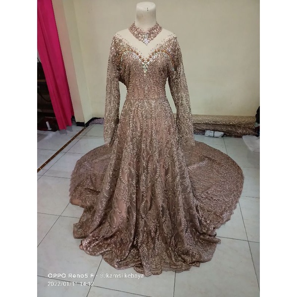 gaun kebaya