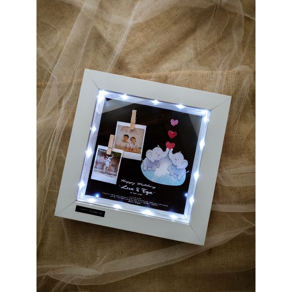 

CUSTOM POP UP PAKAI LAMPU TIDAK KEDIP UNTUK KADO ULANG TAHUN, WISUDA, WEDDING DLL