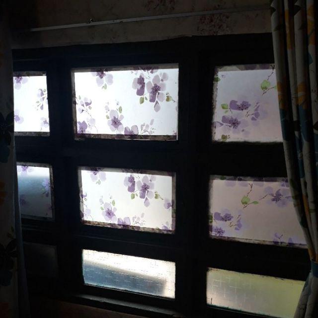 Stiker Kaca Motif Bunga Warna Ungu L-120